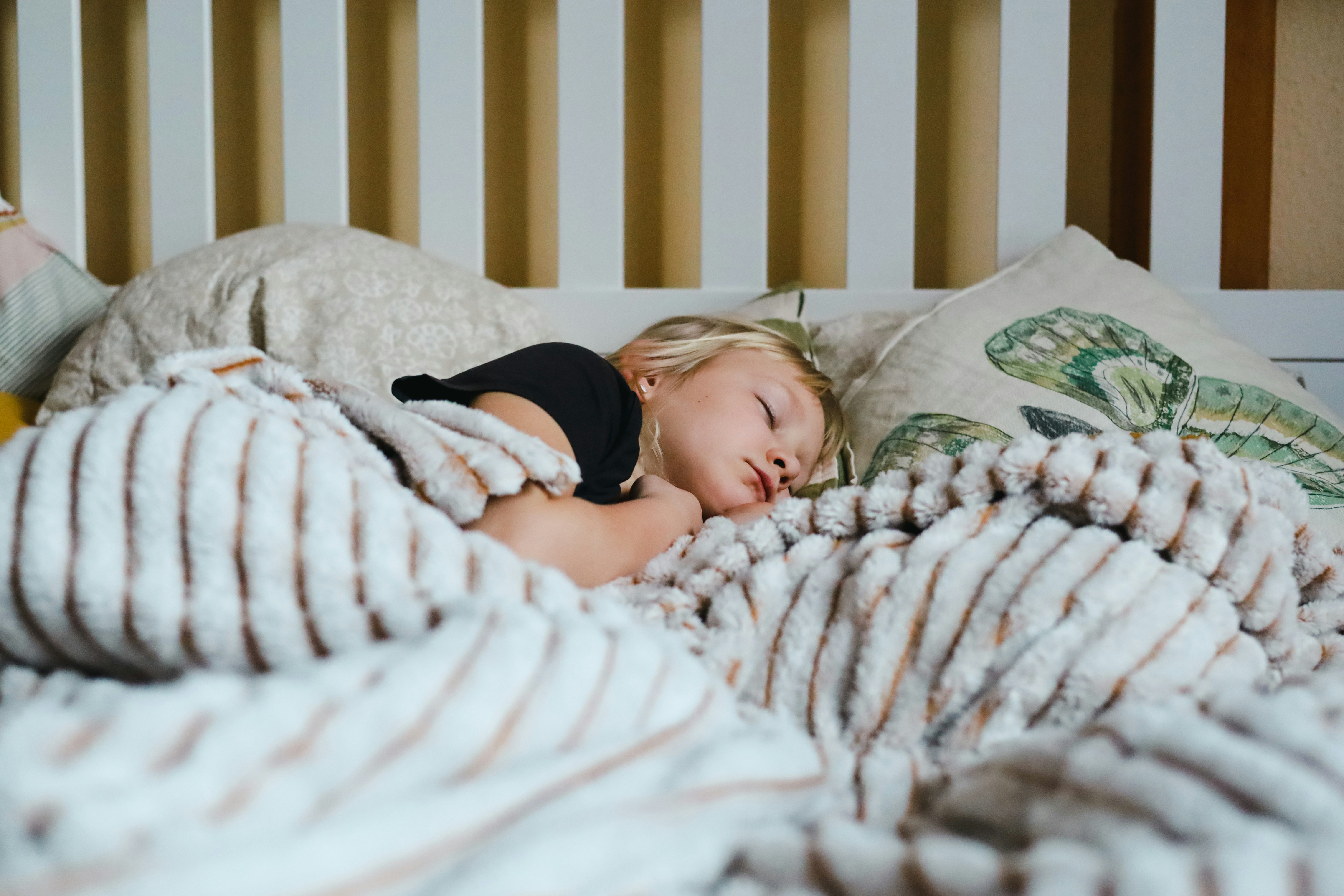 Sleep and Mental Health: Why Rest is Essential for Your Mind 🧠💤